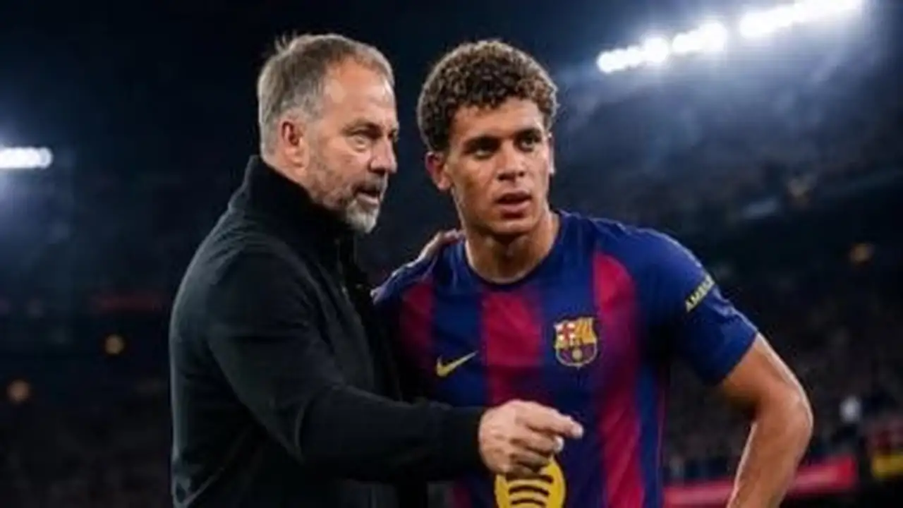 هانز فليك يمنح حمزة عبد الكريم فرصة ذهبية فى برشلونة